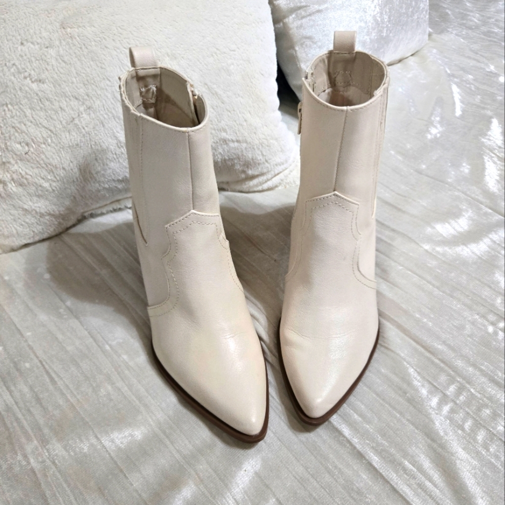 Elegant Cream Ankle Boots By Cupid Size 8 EUC Worn Once!